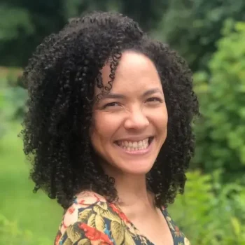 Profa. Dra. Jhuliane Silva